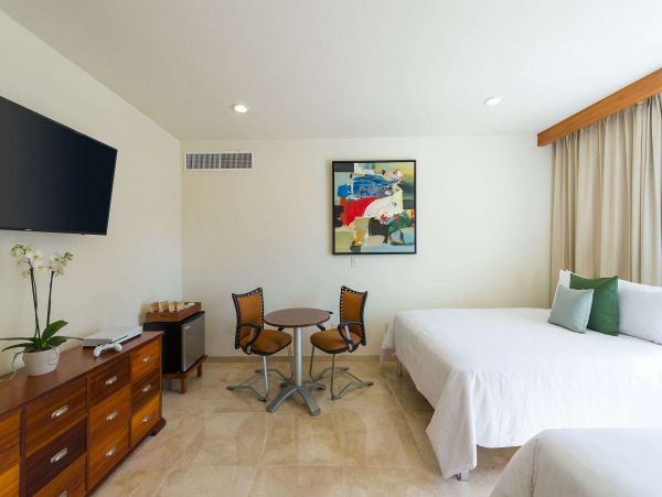 Cancun Beachfront Luxury Vacation Pool Villas Sleeps 15