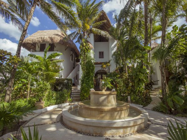 Cancun Home 989353