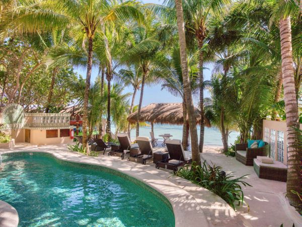Beautiful Five Bedroom Villa Ocean Front in Soliman Bay