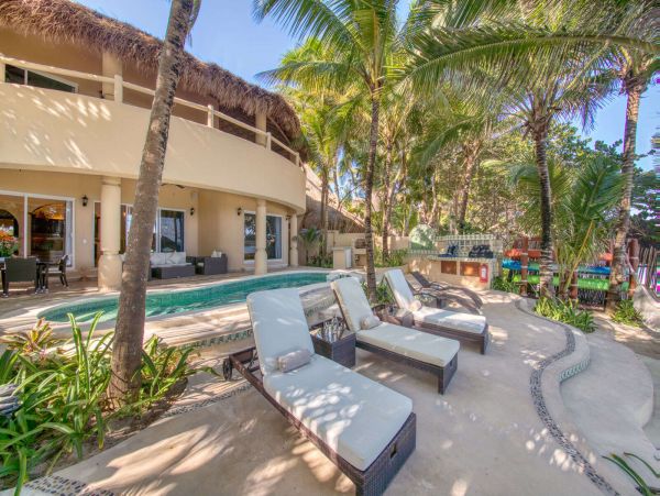 Beautiful Five Bedroom Villa Ocean Front in Soliman Bay
