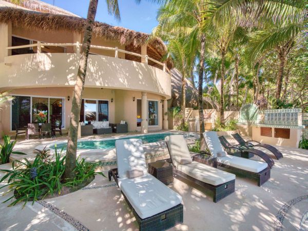 Beautiful Five Bedroom Villa Ocean Front in Soliman Bay