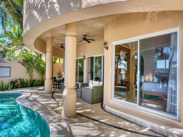 Beautiful Five Bedroom Villa Ocean Front in Soliman Bay