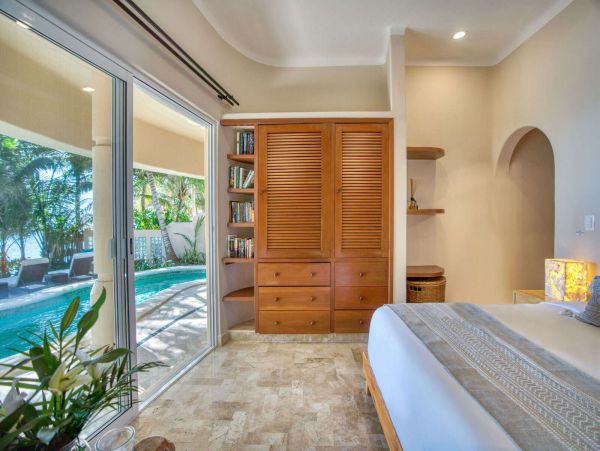 Beautiful Five Bedroom Villa Ocean Front in Soliman Bay