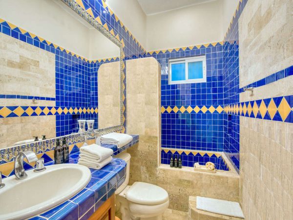 Beautiful Five Bedroom Villa Ocean Front in Soliman Bay