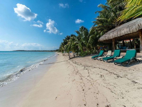 Beautiful Five Bedroom Villa Ocean Front in Soliman Bay