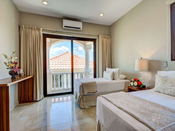 Cancun Home 989378