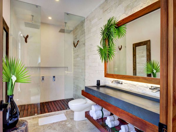 Walk to Beach Five Bedrooms in Puerto Aventuras Cancun