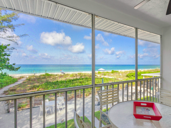 Longboat Key Gulf Front Condo with Direct Access to Beach, Access to Pool and BBQ Areas