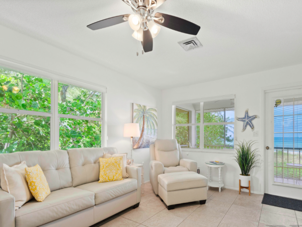 Longboat Key Gulf Front Condo with Direct Access to Beach, Access to Pool and BBQ Areas