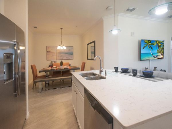 Luxury Stunning Condo in a Scenic Golf Community
