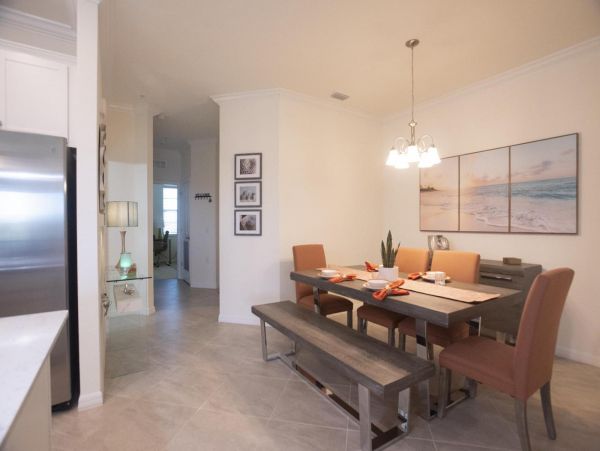 Luxury Stunning Condo in a Scenic Golf Community