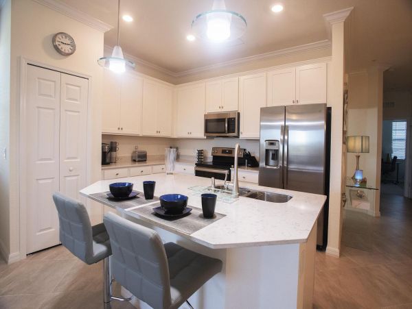 Luxury Stunning Condo in a Scenic Golf Community