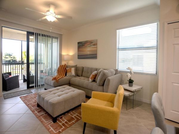 Luxury Stunning Condo in a Scenic Golf Community