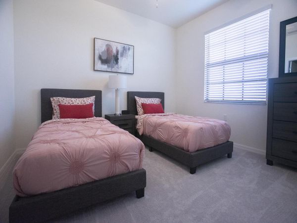Luxury Stunning Condo in a Scenic Golf Community