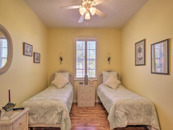 Naples Home 989477
