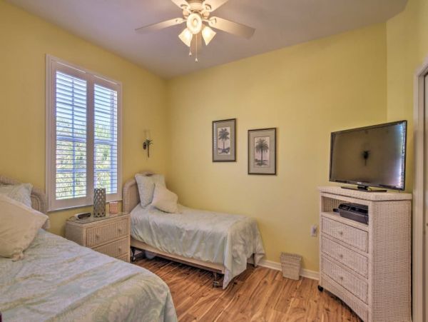 Naples Home 989477