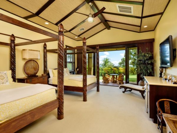 Lahaina Four Bedroom Vacation Home with Private Pool