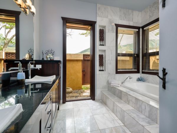 Lahaina Four Bedroom Vacation Home with Private Pool