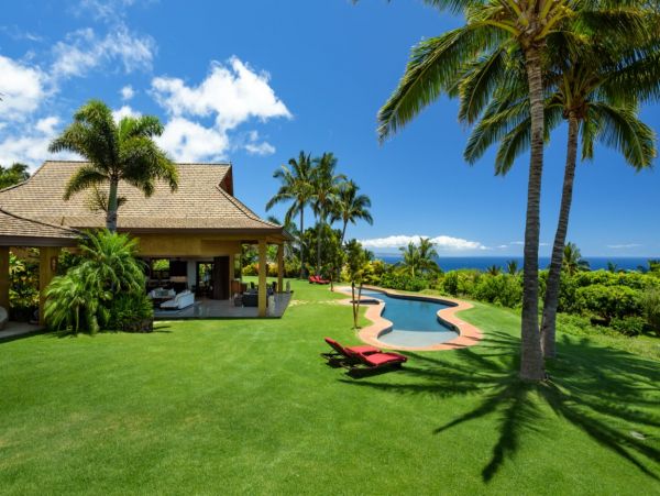 Lahaina Four Bedroom Vacation Home with Private Pool