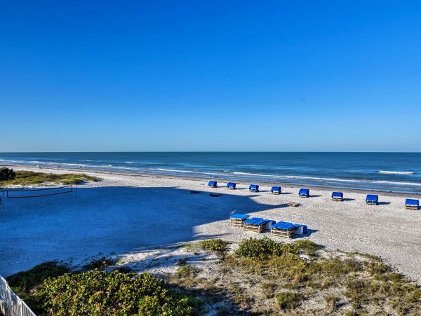 Beachfront Three Bedroom Vacation Rental in Indian Shores
