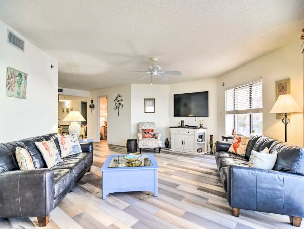 Beachfront Three Bedroom Vacation Rental in Indian Shores