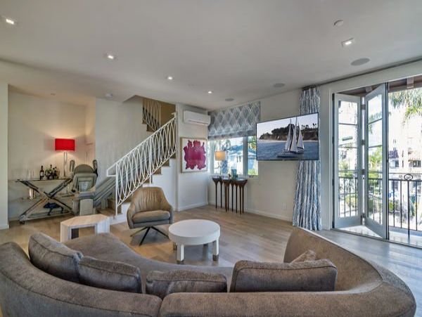 Lovely 2 Bedroom Condo Sleeps 4  Guests in Santa Barbara