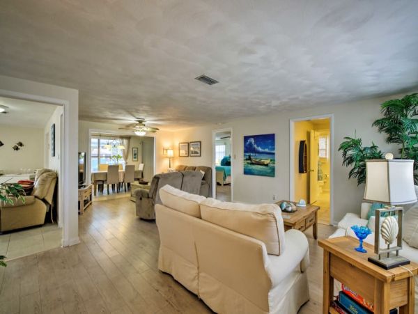 Other Cities  Florida Home 989497