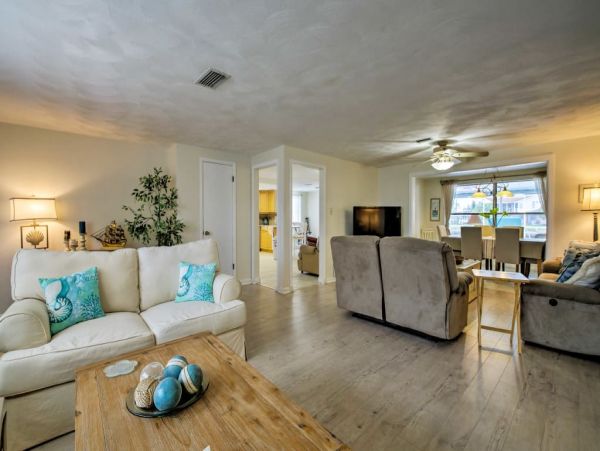 Other Cities  Florida Home 989497