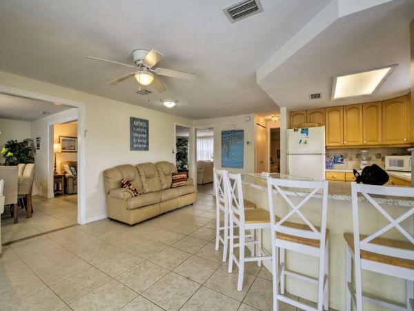 Other Cities  Florida Home 989497