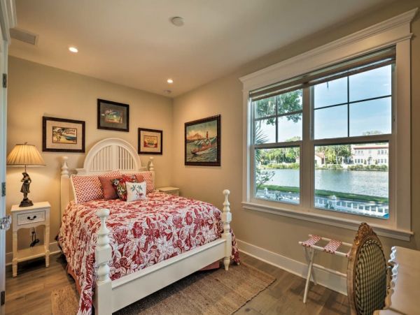 St. Augustine Home 989503