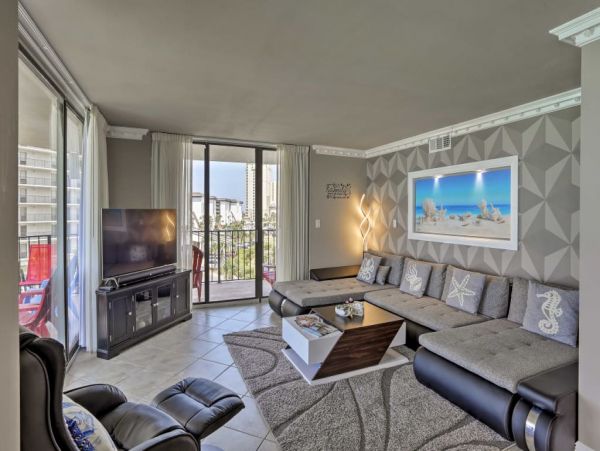 Panama City Beach Condo with Balcony and ocean Views
