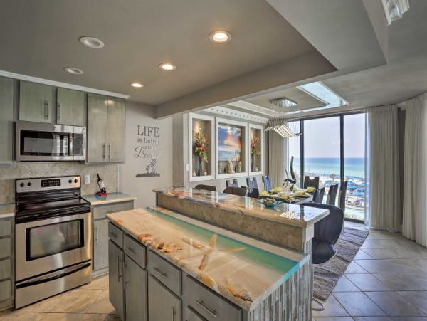 Panama City Beach Condo with Balcony and ocean Views