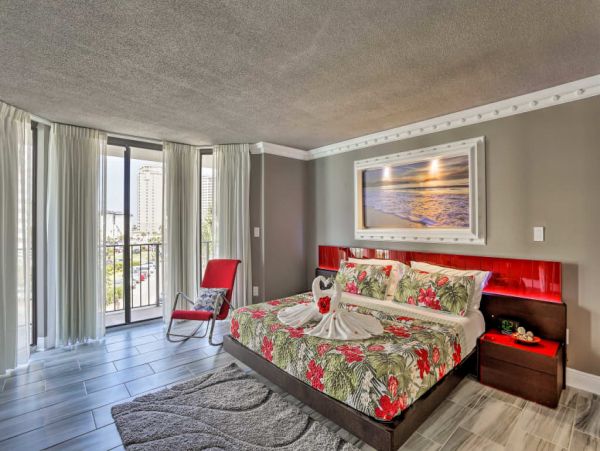 Panama City Beach Condo with Balcony and ocean Views