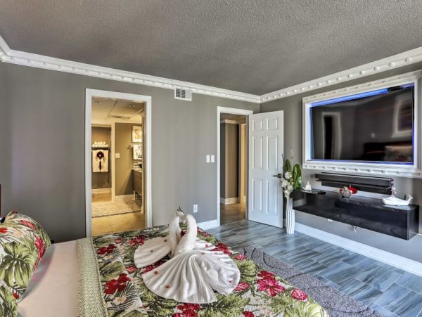 Panama City Beach Condo with Balcony and ocean Views