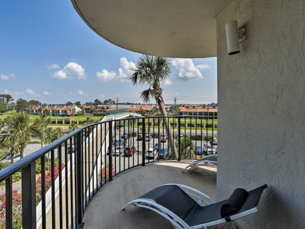 Panama City Beach Condo with Balcony and ocean Views