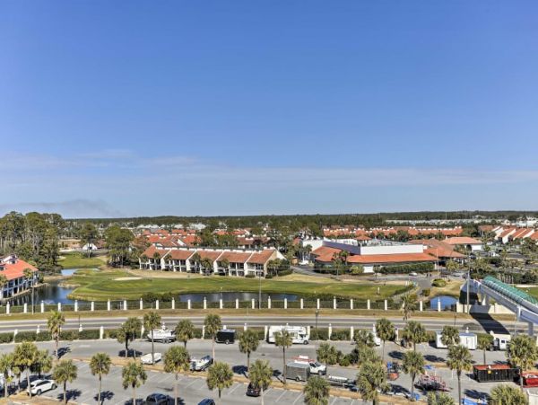 Panama City Beach Condo with Balcony and ocean Views