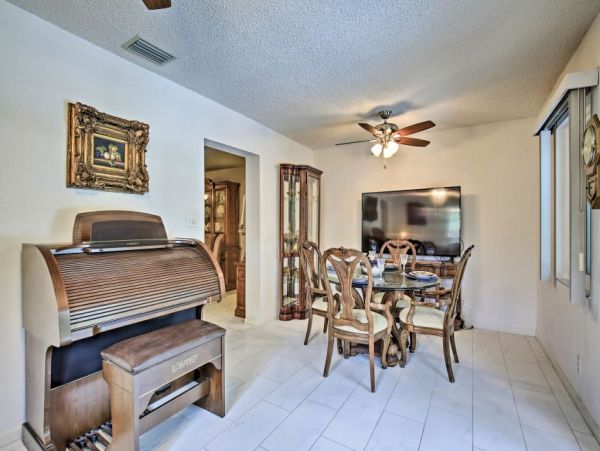 St. Petersburg Home 989534
