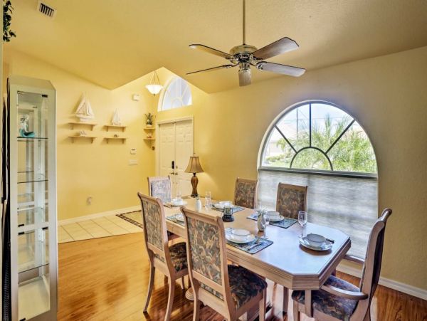 Cape Coral Home 989540
