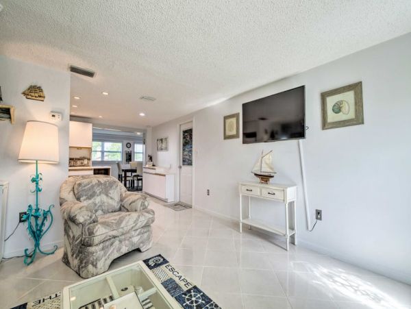 Tampa Home 989545