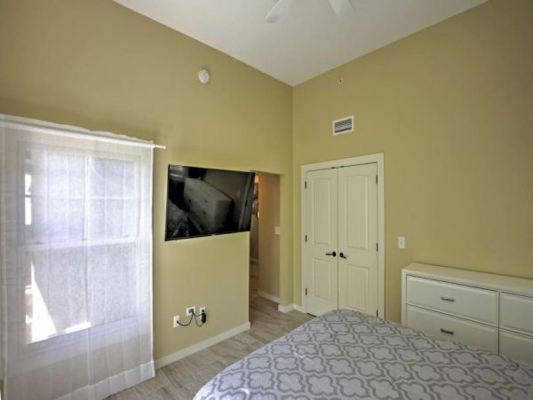 St. Augustine Home 989547