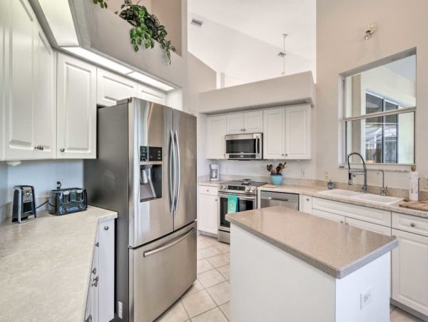 Charming Vacation Home with Pool and Boat Dock 6 Guests