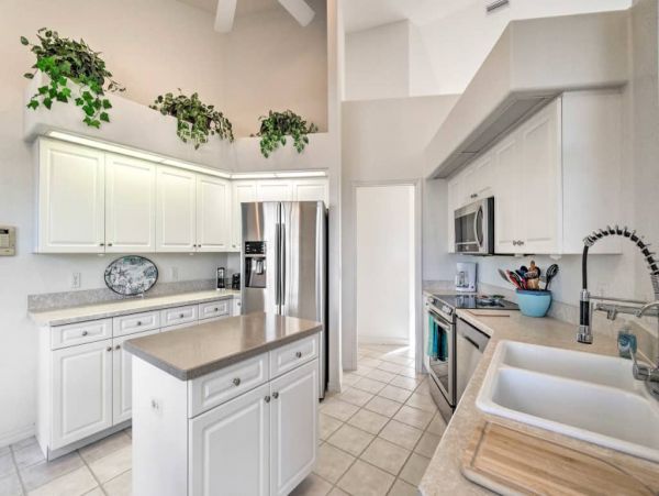 Charming Vacation Home with Pool and Boat Dock 6 Guests