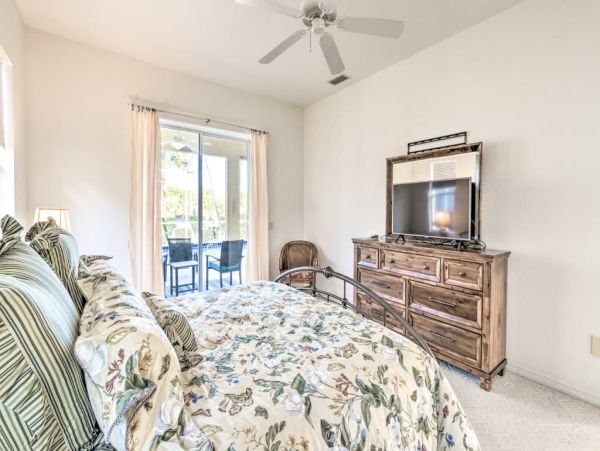 Charming Vacation Home with Pool and Boat Dock 6 Guests