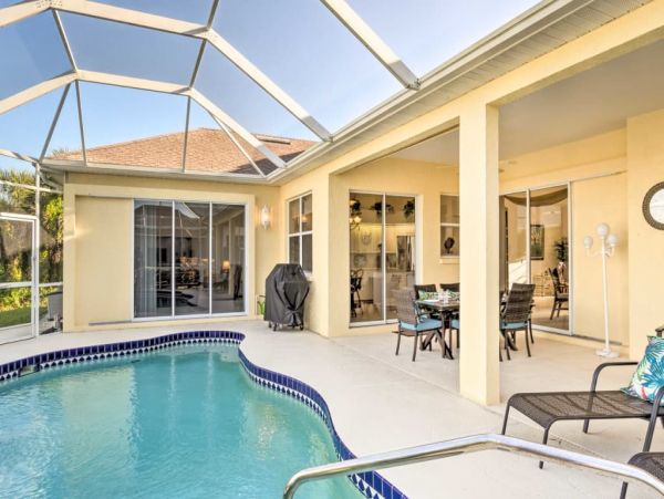 Charming Vacation Home with Pool and Boat Dock 6 Guests