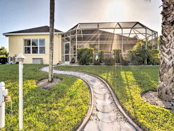 Charming Vacation Home with Pool and Boat Dock 6 Guests