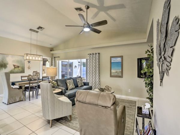 Fort Myers Home 989581