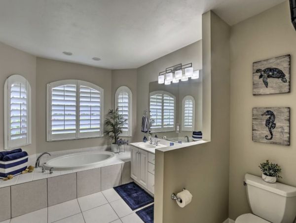 Fort Myers Home 989581