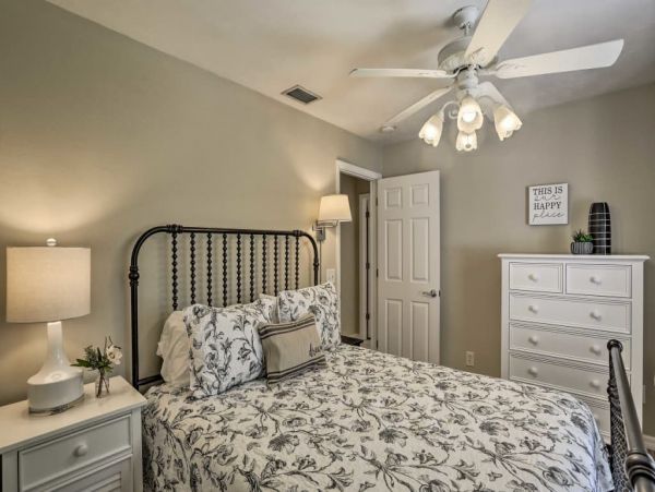 Fort Myers Home 989581