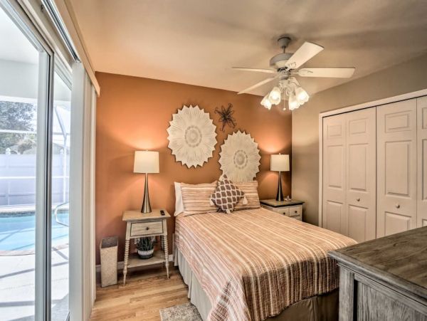Fort Myers Home 989581