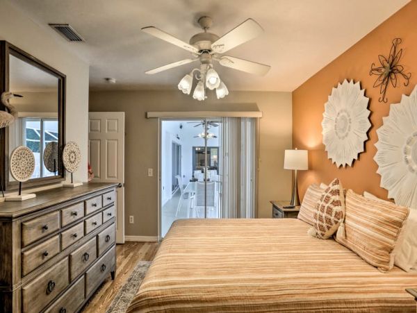 Fort Myers Home 989581
